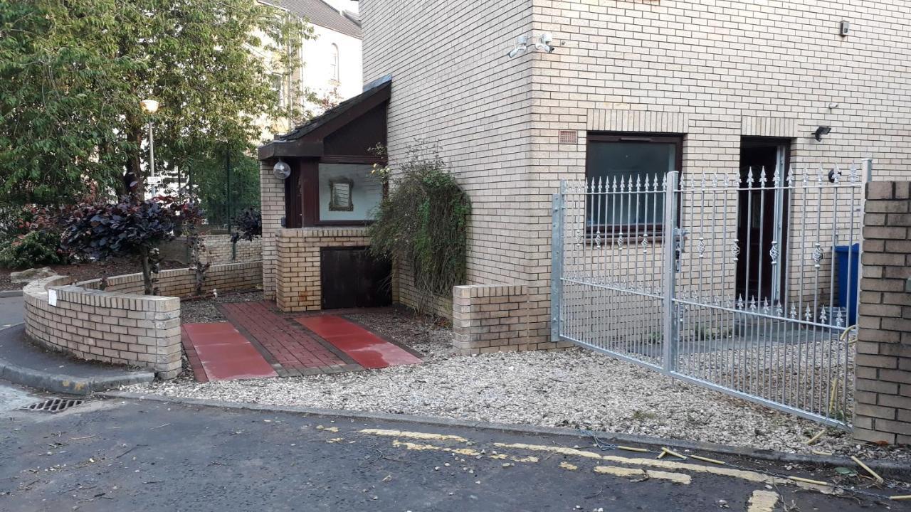 Bright City Centre House - Private Garden & Parking! Villa Глазгоу Екстериор снимка