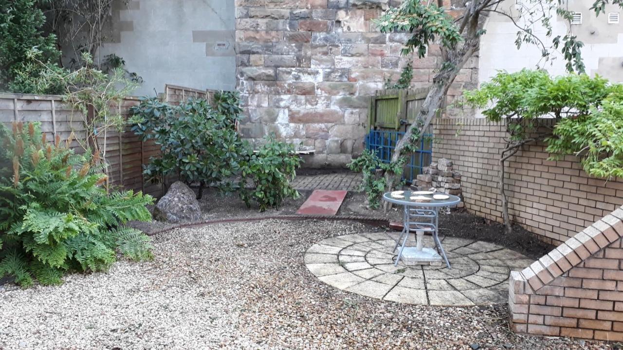 Bright City Centre House - Private Garden & Parking! Villa Глазгоу Екстериор снимка